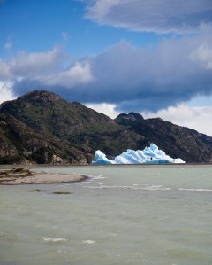 Iceberg on Lago Grey
