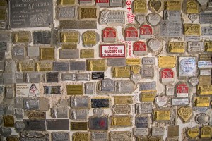 plaques thanking the gaucho