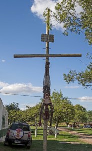 sculpture of gil hanging
